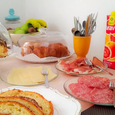 Alojamento de Acomodação e Pequeno-almoço Storie Di Mare 3*